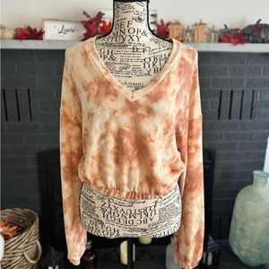 Le Lis long sleeve tie dye crop sweater